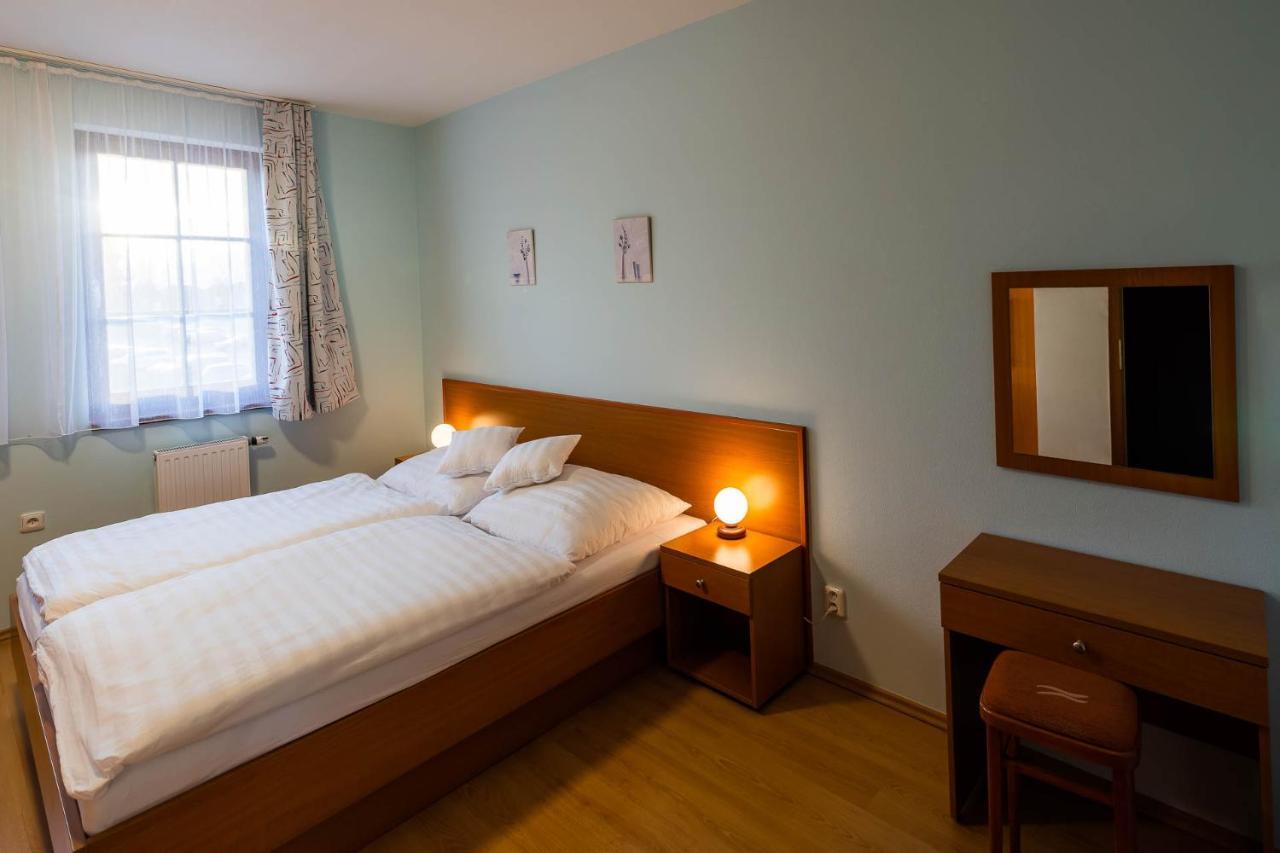 Apartman Eliska Třeboň Exteriör bild