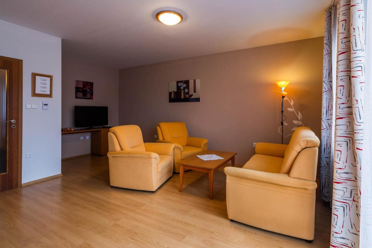 Apartman Eliska Třeboň Exteriör bild