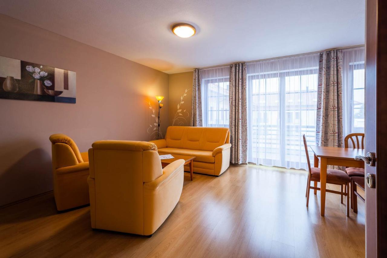 Apartman Eliska Třeboň Exteriör bild
